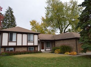 5035 Spring Well Ln, Grand Blanc, MI 48439