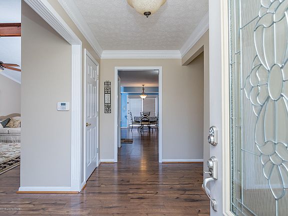 3rd image of 3413 Brookhollow Dr