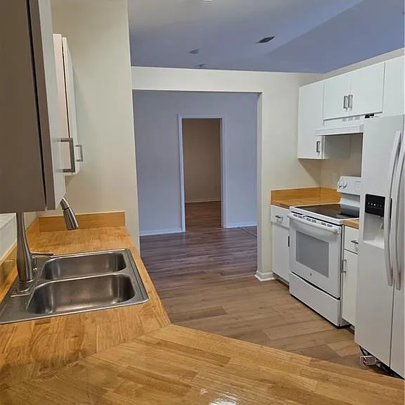 722 Carnival Ter — Photo 8