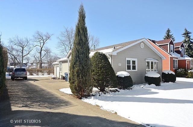 1st image of 27 W Franklin Dr