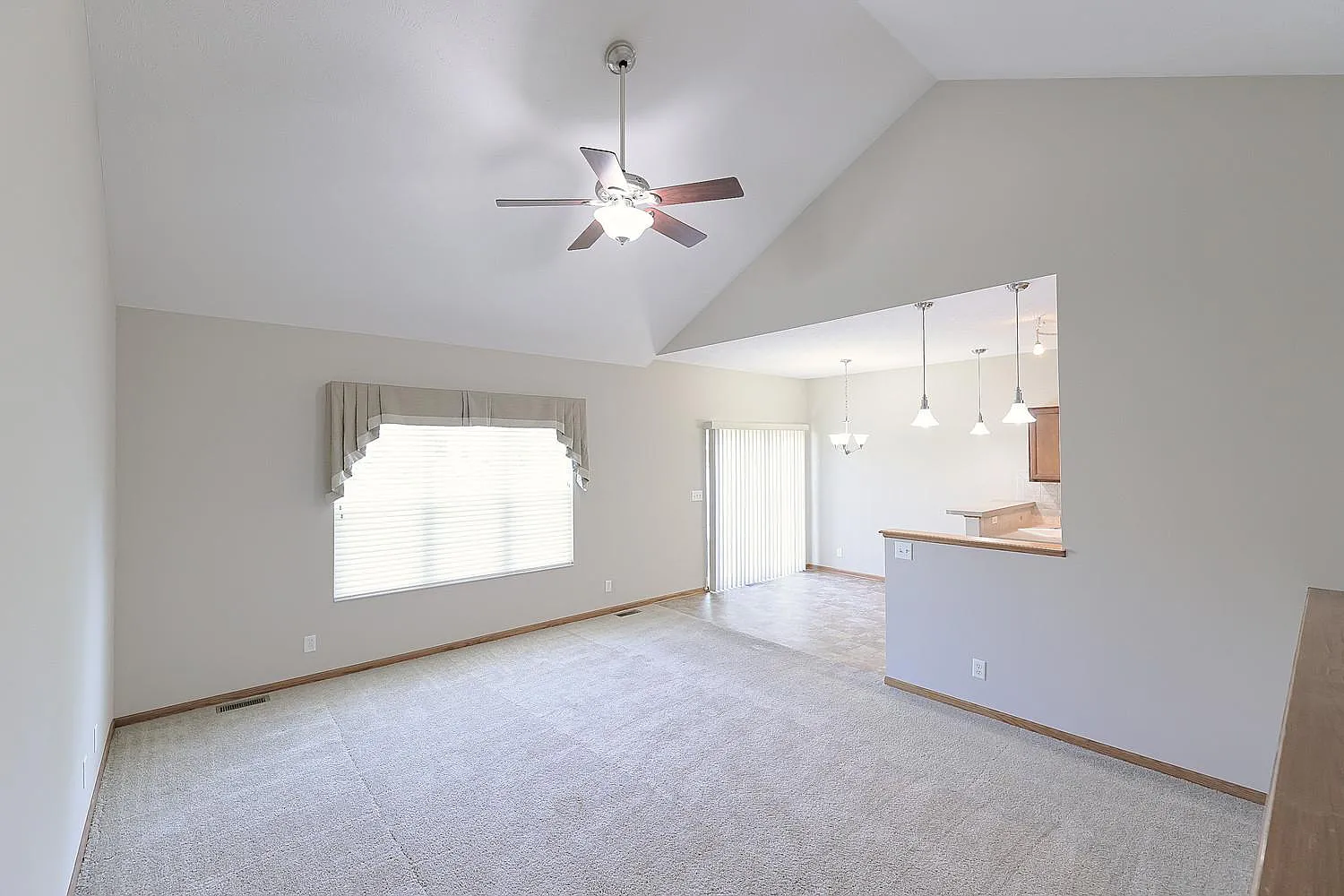 4 bed, 2231 sqft, $2,319 — Photo 2