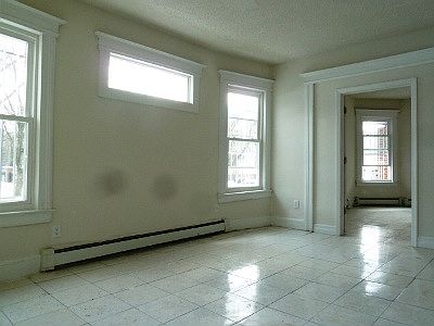 4th image of 217 6th Ave W #2