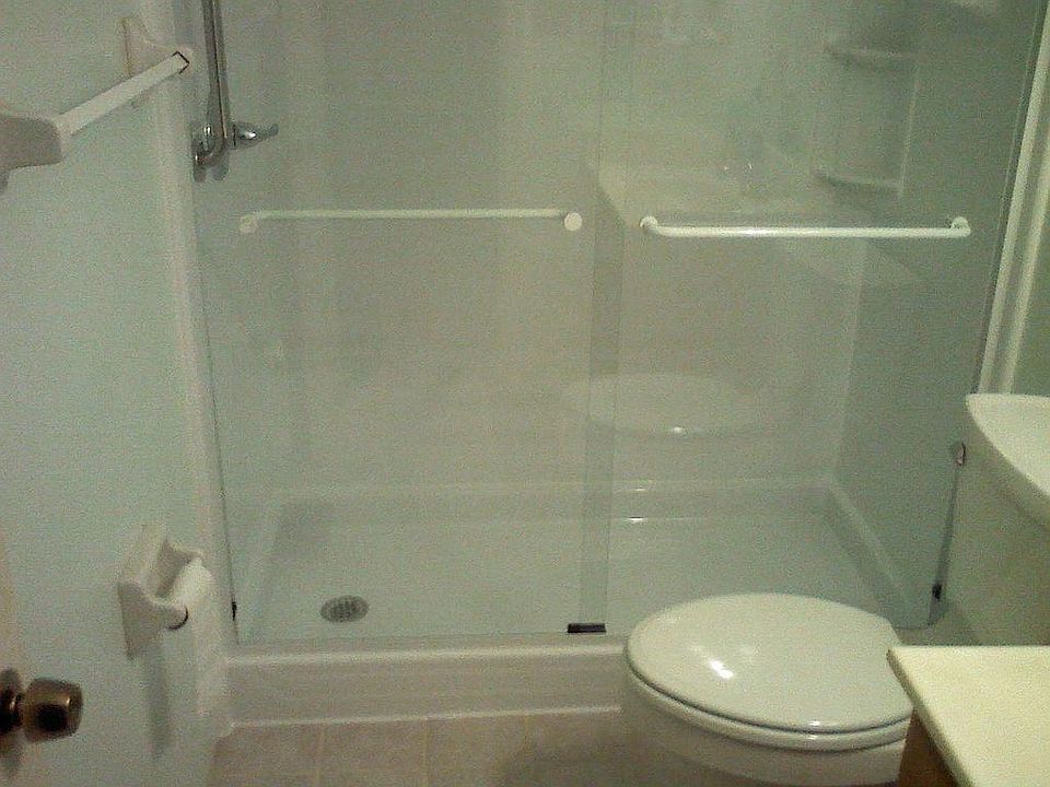 2nd image of 418 9th St