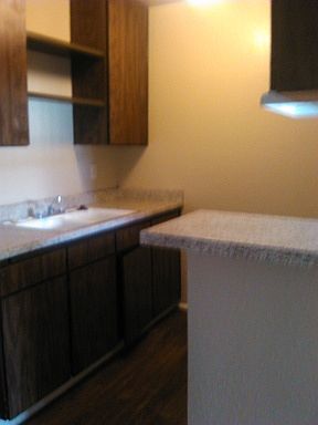 3rd image of 144 W 42nd St APT 9