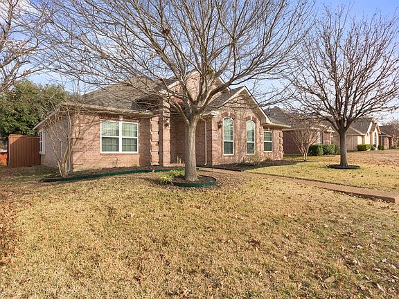 3rd image of 10020 Cambridge Dr