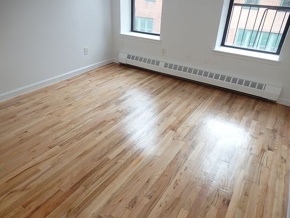 3rd image of 450 W 55th St APT 4FW