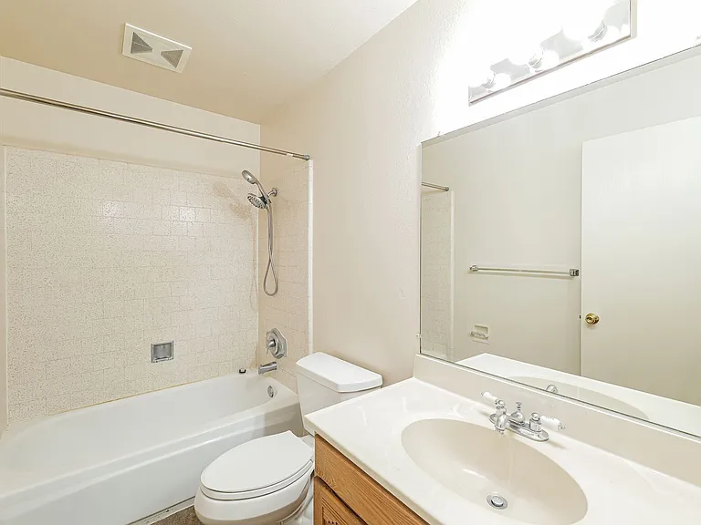 48 Lark Center Dr — Photo 13
