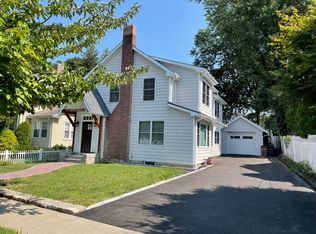 49 Midland Ave, Stamford, CT 06906