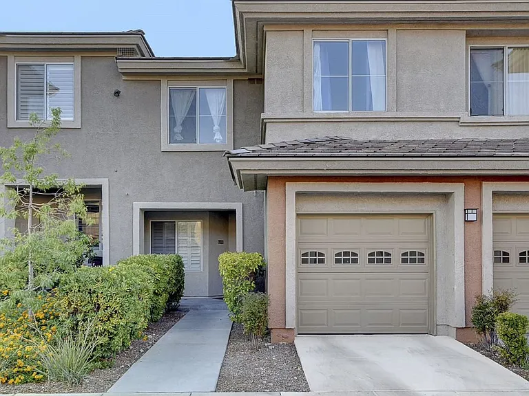 716 Peachy Canyon Cir #103 — Photo 1
