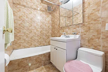 Sold by Thomas Lipovetsky, LREB