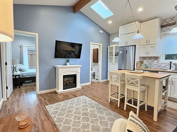 4th image of 127 N Murphy Ave #B