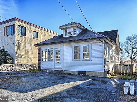 2nd image of 1126 E Chocolate Ave