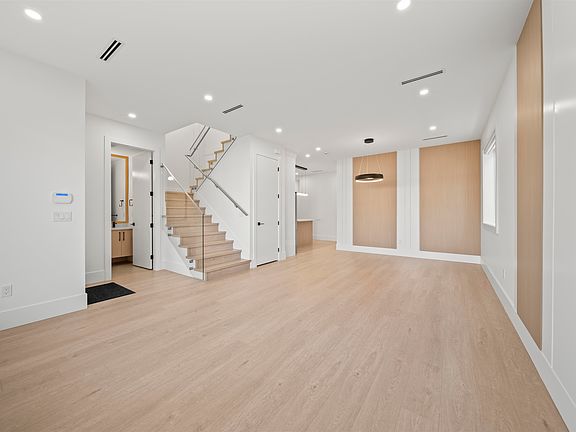 3rd image of 10700 Aragon Rd #2