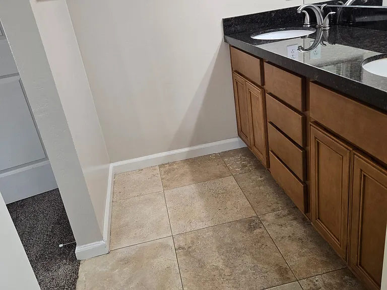 523 Hart Dr #15 — Photo 8