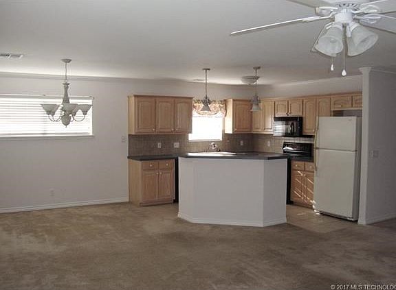 Dining Area, and Kitchen with Breakfast bar