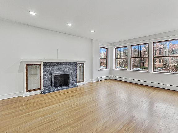 3rd image of 4432 N California Ave #1