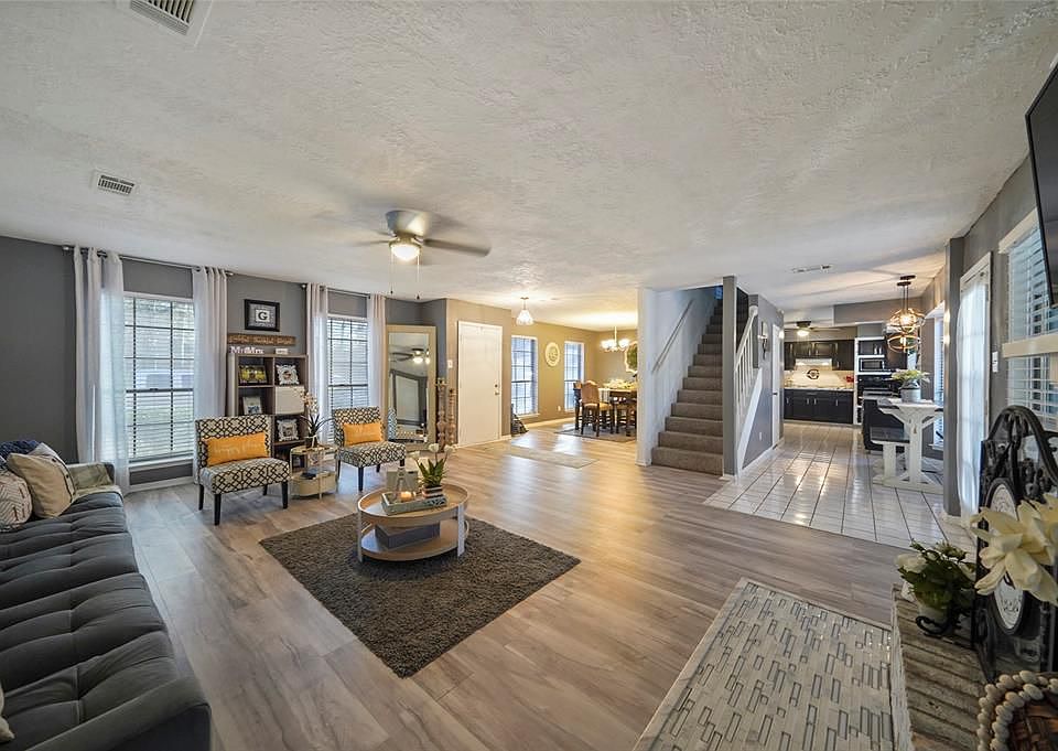 1st image of 3523 Glenwood Springs Dr