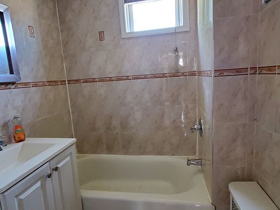 5th image of 217-34 Hempstead Ave #2