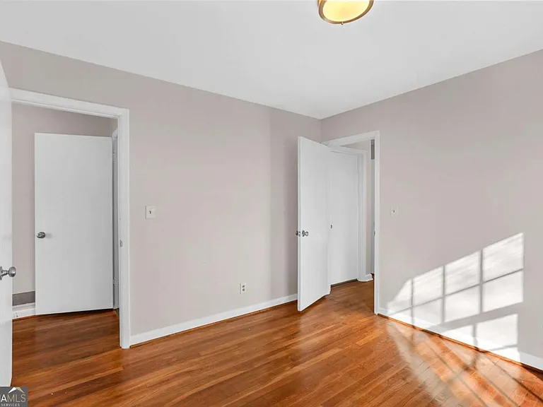 6541 Debbie Sue Ln — Photo 34