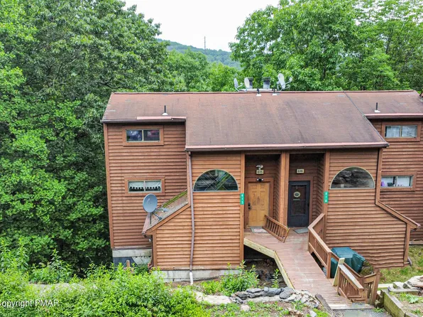 615 Mountain View Way, Bushkill, PA 18324