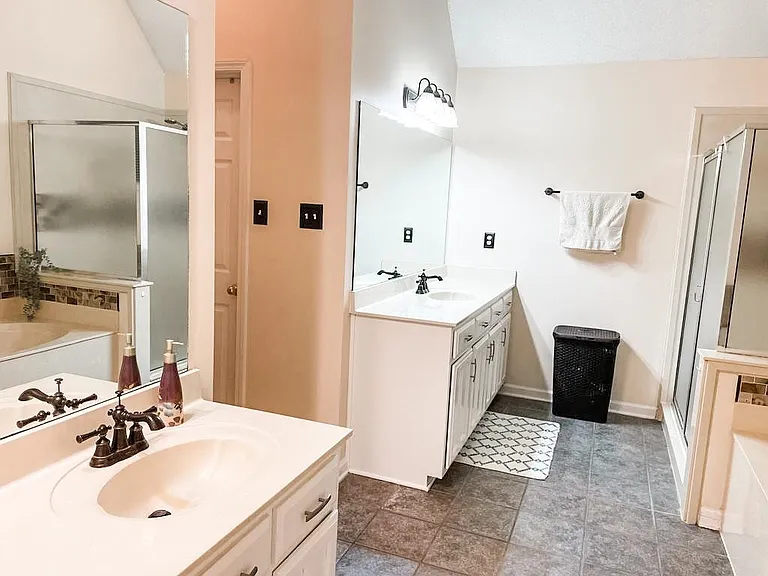 610 Grand Steeple Cv — Photo 13