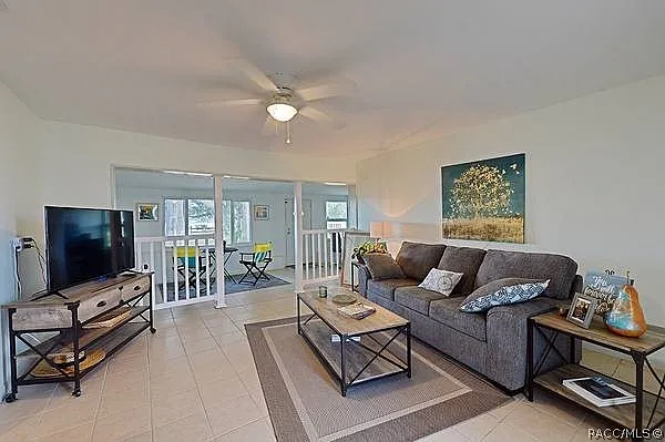 2 bed, 1304 sqft, $2,100 — Photo 4