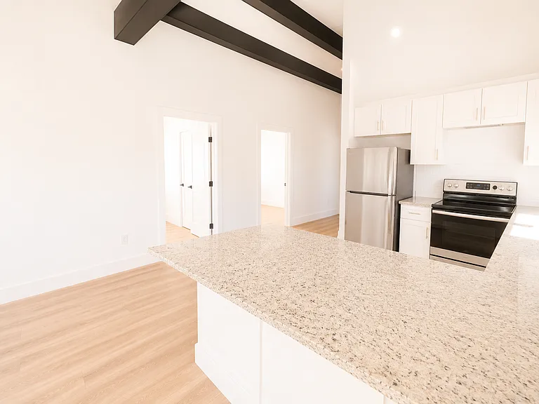 275 Shrewsbury St #3 — Photo 4