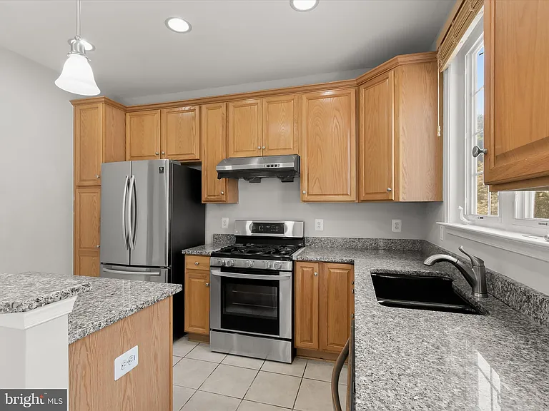 563 Pelican Ave — Photo 17