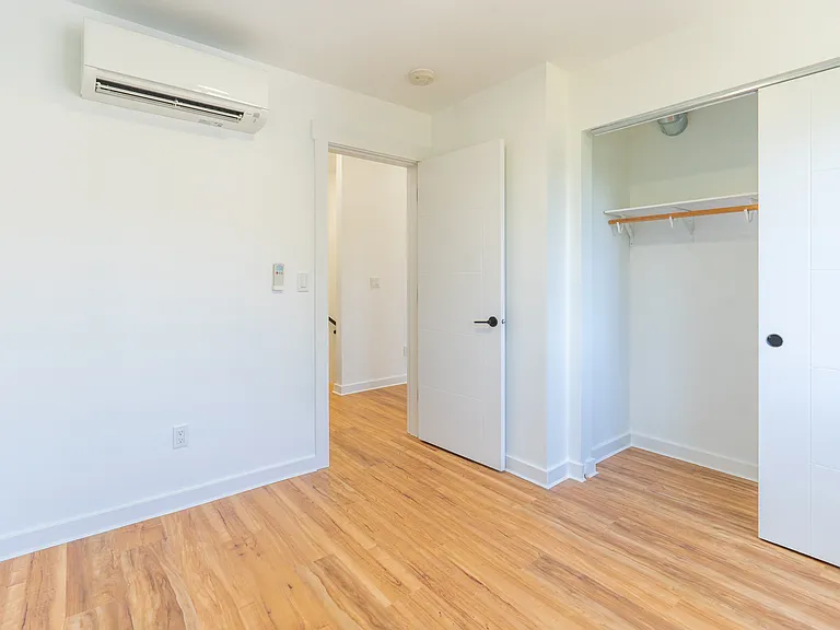 1127 N 84th St — Photo 10