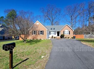 4100 Kings Gate Rd, Chester, VA 23831