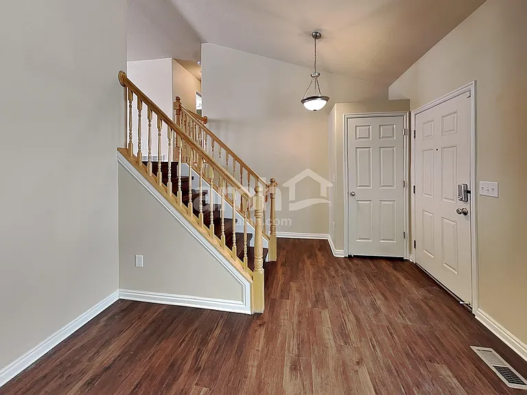 981 Stonehenge Dr — Photo 15