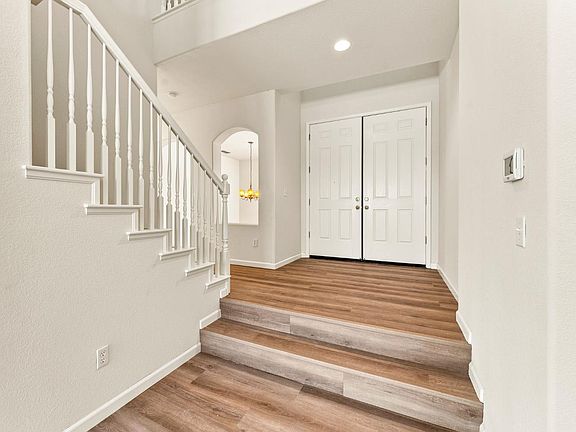 5th image of 3269 Aruba St