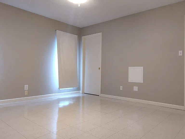304 Leo Dr — Photo 15