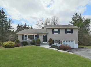 5 Queen Anne Ln, Wappingers Falls, NY 12590