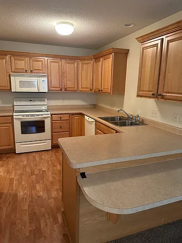 1729 Emerald Trl SE Photo 1