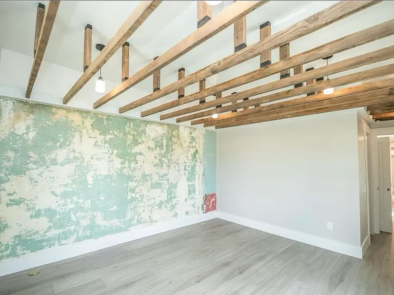 660 1st Ave — Photo 14