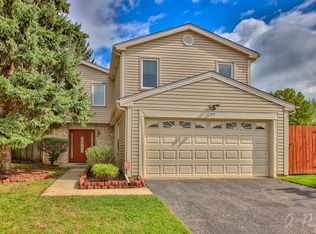 255 Rodenburg Rd, Roselle, IL 60172