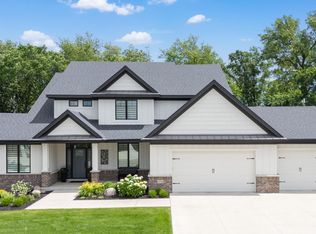 2576 Timber Oaks Rd SW, Rochester, MN 55902