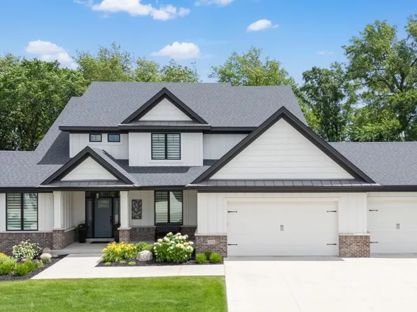 2576 Timber Oaks Rd SW, Rochester, MN 55902