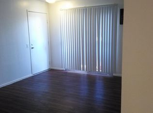 7520 S Broadway, Los Angeles, CA 90003
