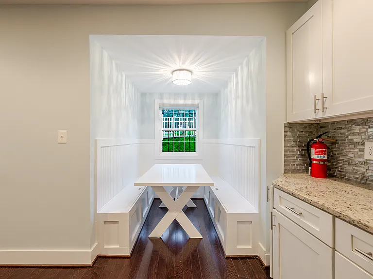 5056 B St SE — Photo 8