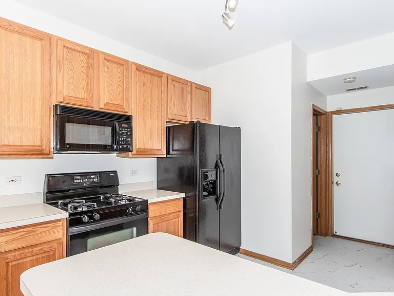 4133 Blackstone Dr — Photo 16