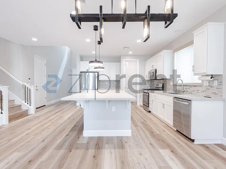 2776 Elderberry St — Photo 13