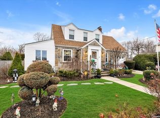 111 Rutland Rd, Freeport, NY 11520