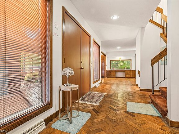 4th image of 8810 Blossom Cir NW
