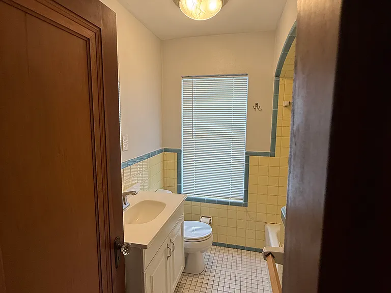 5208 Weber Rd — Photo 11