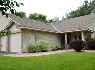 1073 Harriet Ln, Roseville, MN 55113