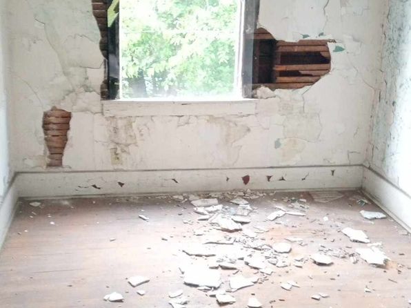 detroit-michigan-245793111 picture