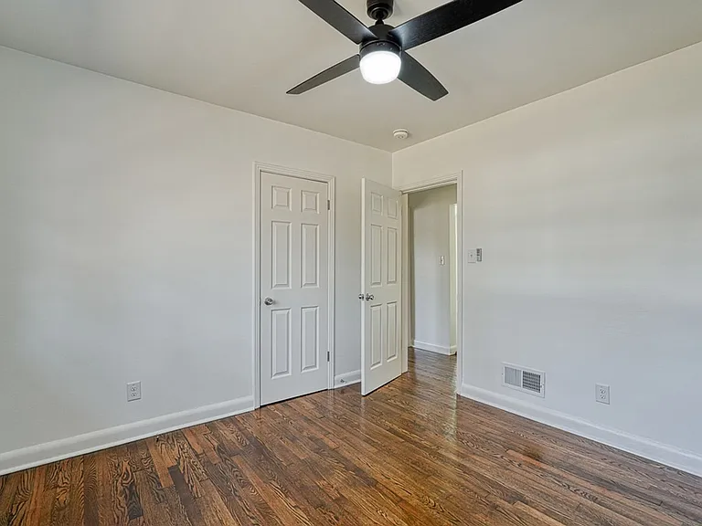 118 1st Ave — Photo 19