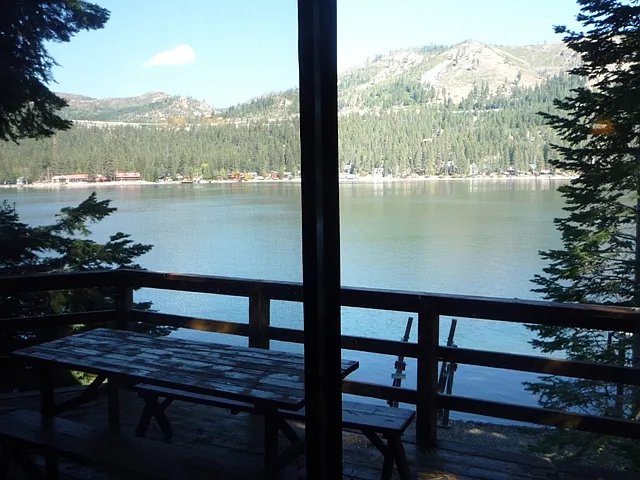 2 bed, 2.5 bath, 2100 sqft, $2,500 — Photo 4